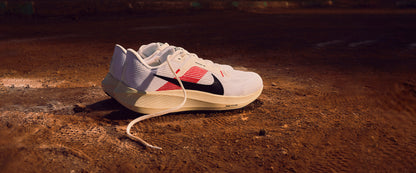 Nike Pegasus 40 - White/Black-Chile Red
