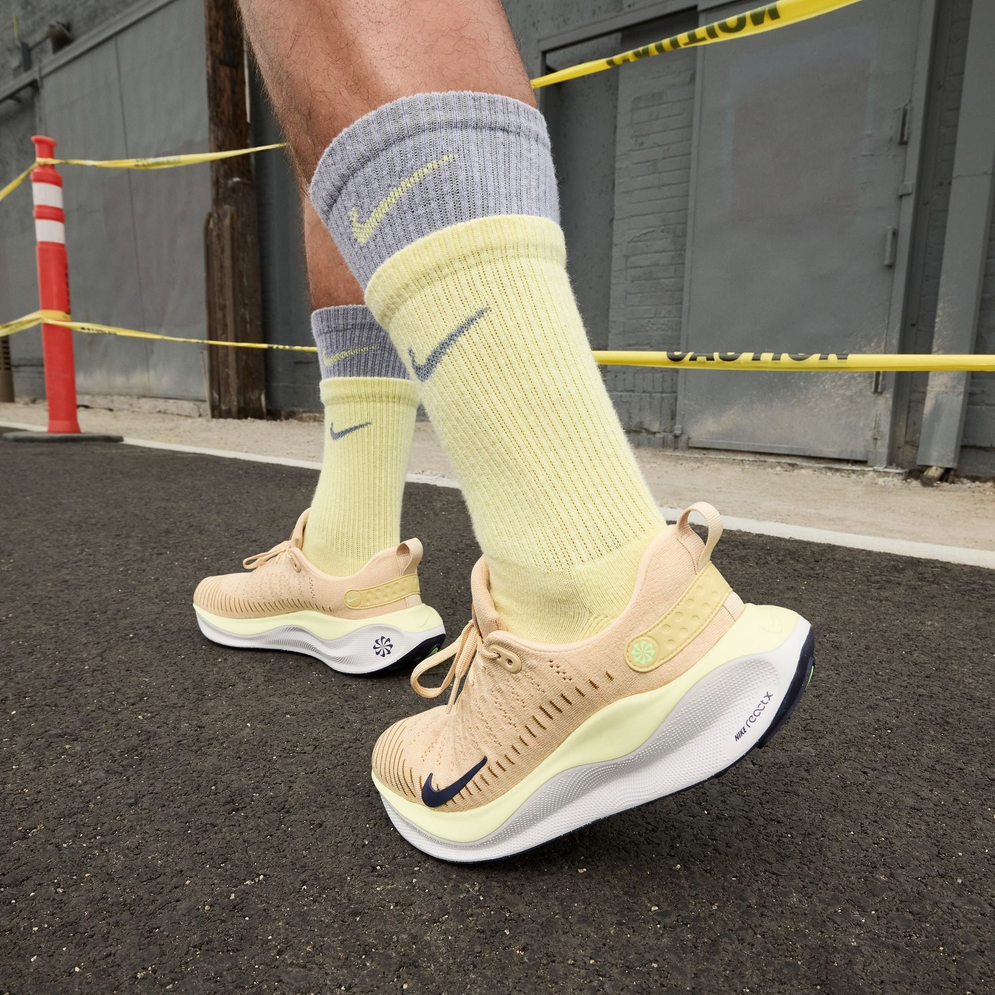 React Infinity Run Flyknit 4 Sneakers - Premium Brand Shoes for Men and Women