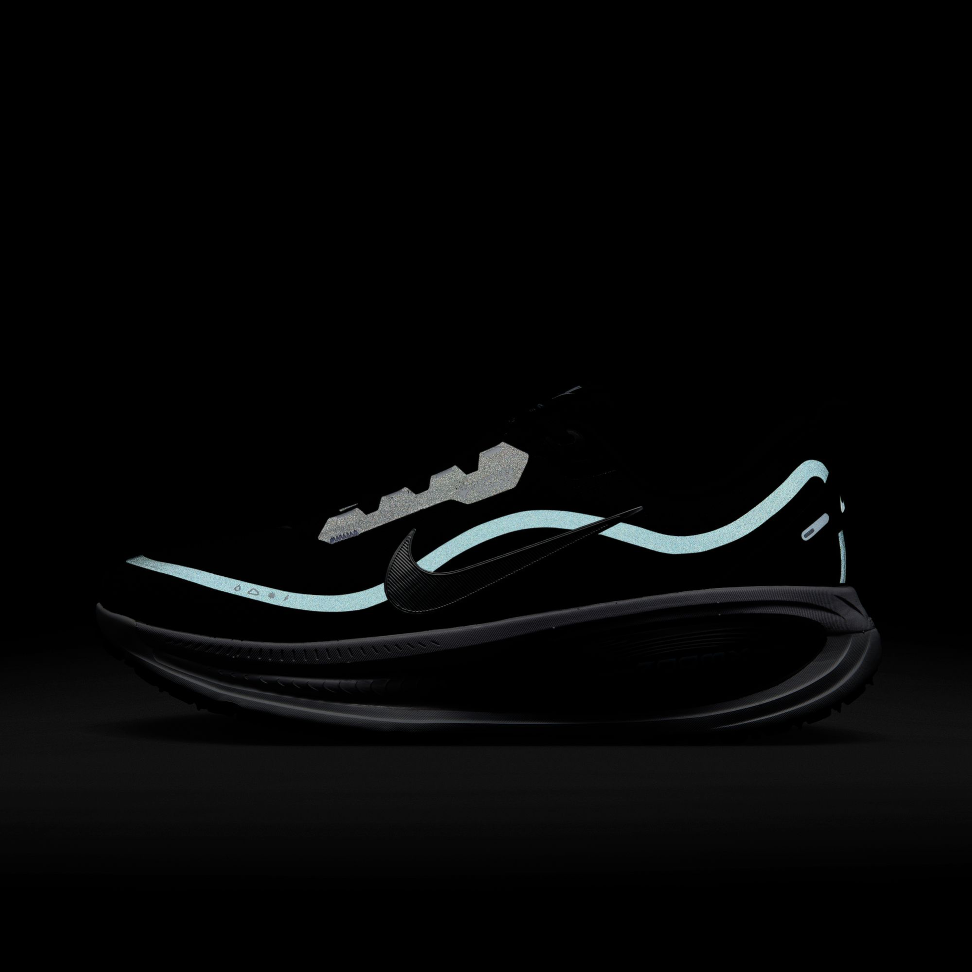 Vomero 18 Gore-tex Sneakers - Premium Brand Shoes for Men and Women