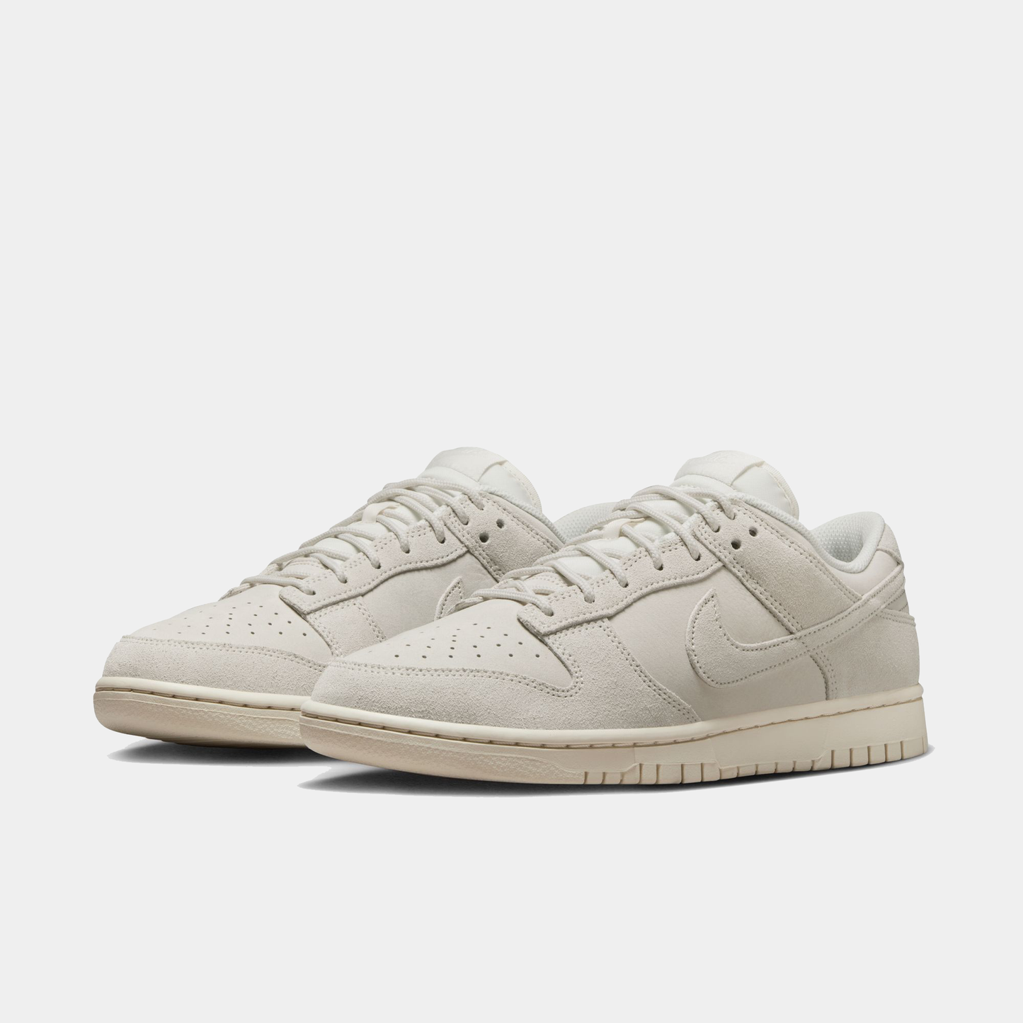 Dunk Low Retro SE Sneakers - Premium Brand Shoes for Men and Women