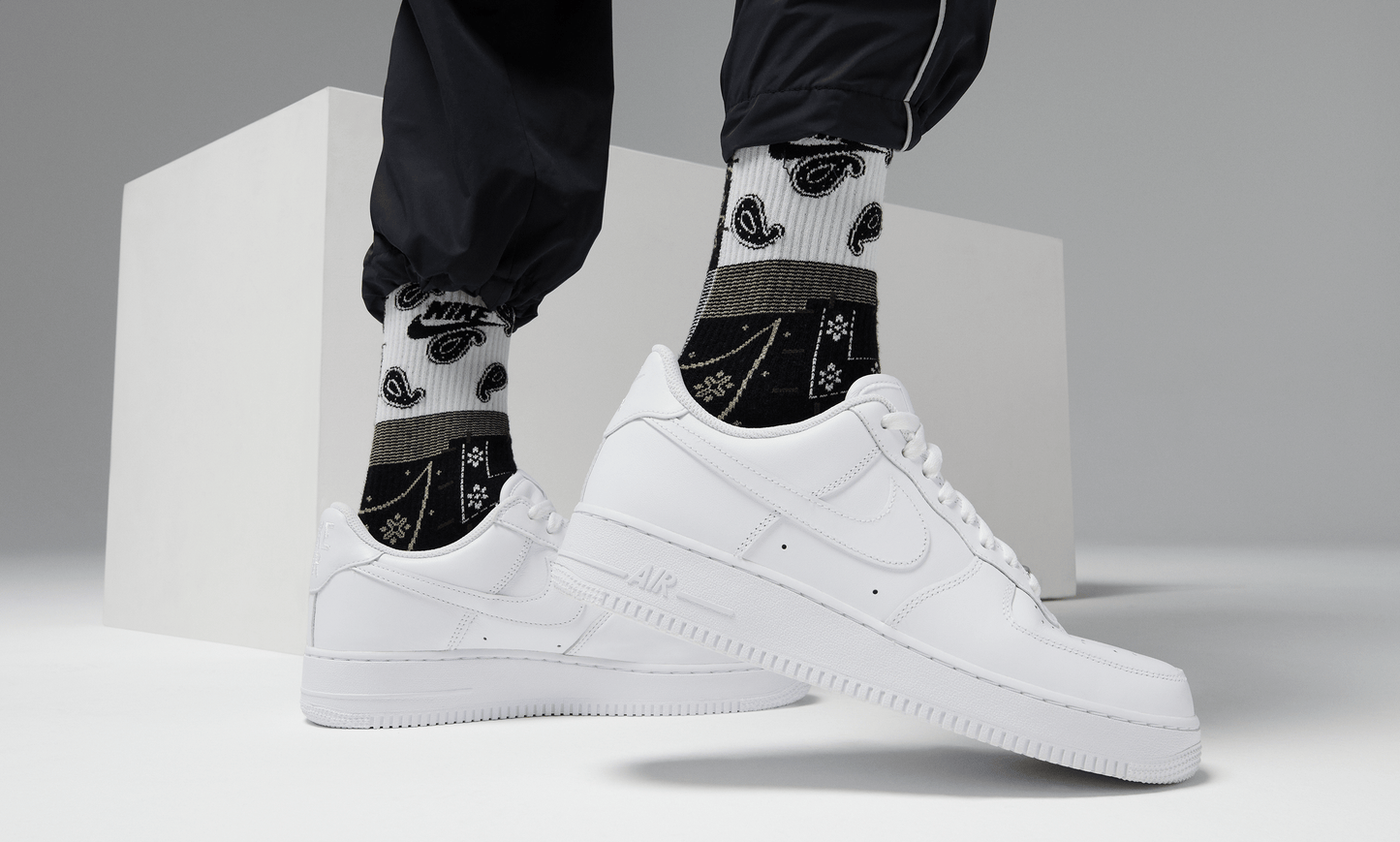 Air Force 1 '07 Sneakers - Premium Brand Shoes for Men and Women