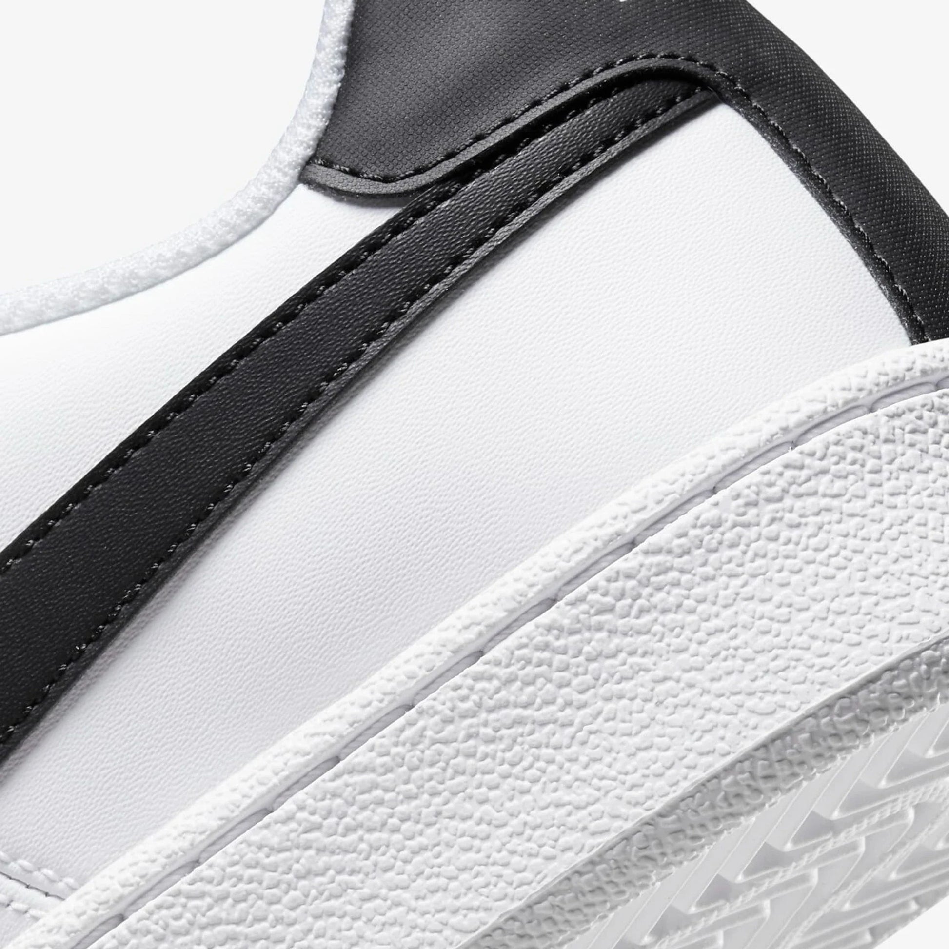 Nike Court Royale 'White Black'