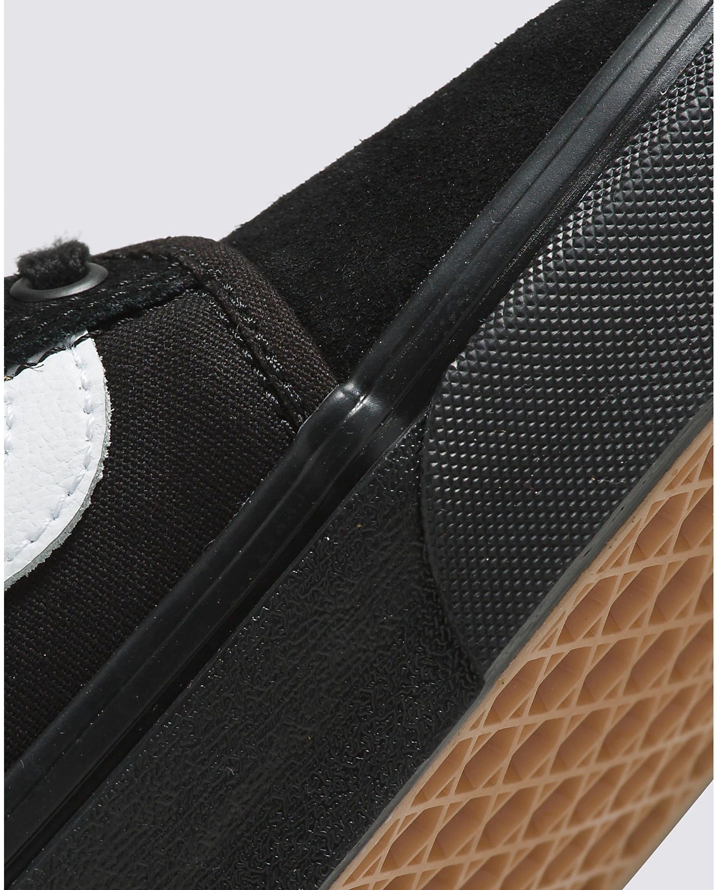 Skate Chukka Low Sidestripe Core Sneakers - Premium Brand Shoes for Men and Women